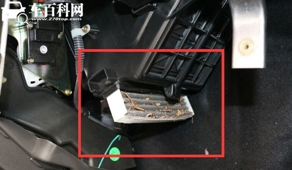 长安悦翔空调滤芯怎么更换 长安悦翔空调滤芯在什么位置（位于副驾驶手套箱里面）