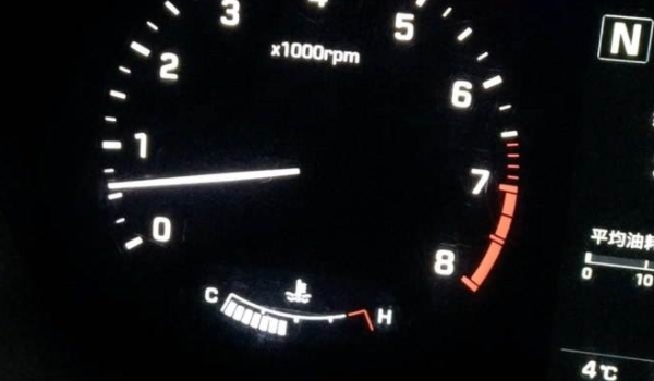车怠速在600到700正常吗