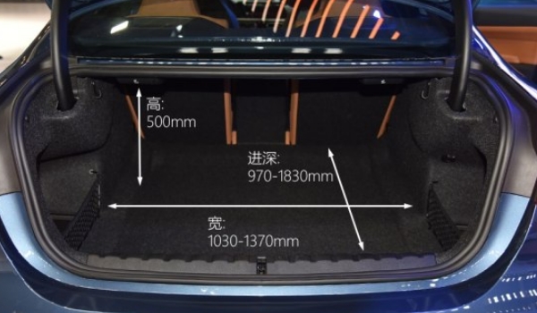 宝马4系车身尺寸是多少 宝马4系后备箱尺寸是多少（容积470-1290L）