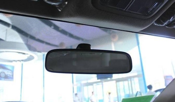 威驰车内后视镜位置可以移动吗 车内后视镜可以移动