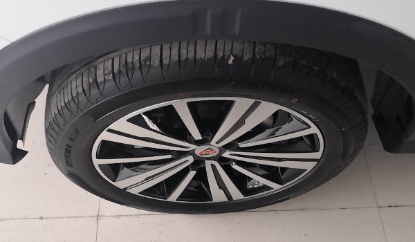 荣威rx5轮胎规格 荣威rx5轮胎型号多少(215/60 r17)