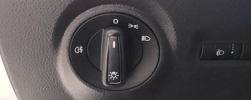示廓灯是哪一个开关，示廓灯是机动车辆的大灯组合开关