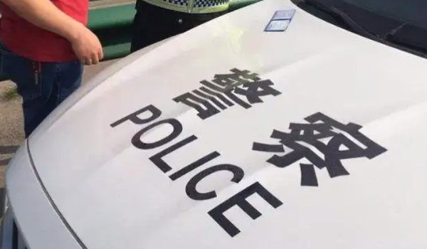 高速堵车交警不管吗