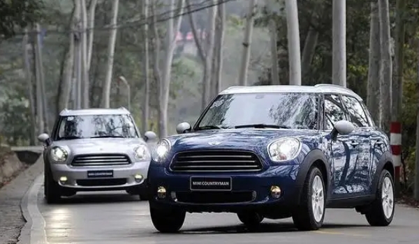 mini countryman加满油能跑多少公里 mini countryman油箱多少升（油箱容积61L）