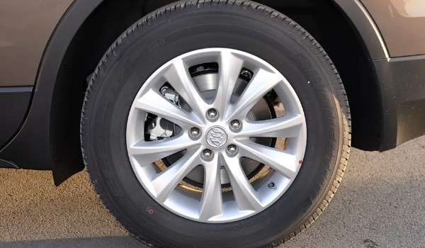 别克昂科威轮胎型号是多少 轮胎型号规格为245/45 r20
