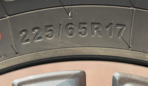 哈弗H62.0T轮胎什么型号 轮胎型号225/55R19和235/60R18