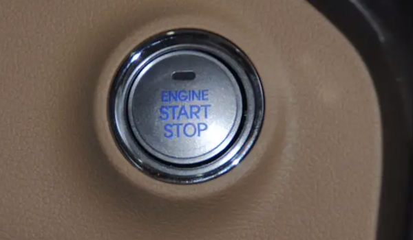 一键启动的车怎么启动 只要按一下按键就能够启动
