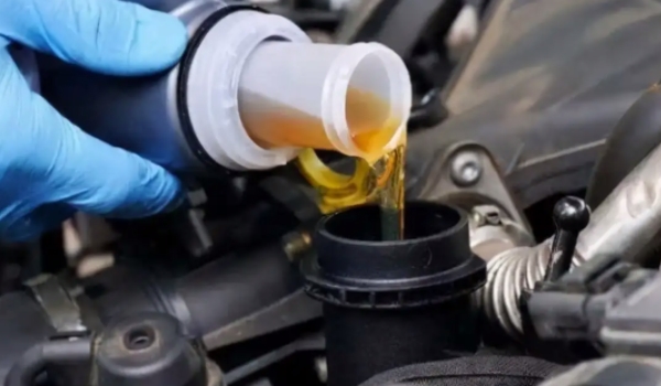 发动机为什么要更换机油 更加好的保护发动机