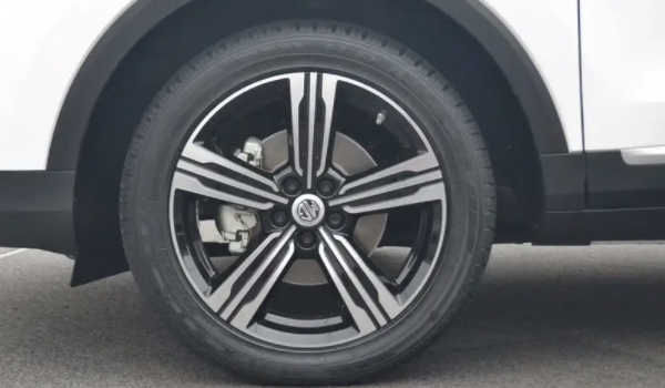 名爵ZS的轮胎型号是什么 型号是215/55R17