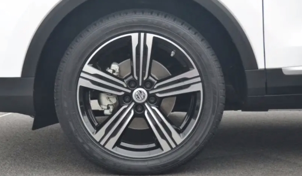 名爵ZS的轮胎型号是什么 型号是215/55R17