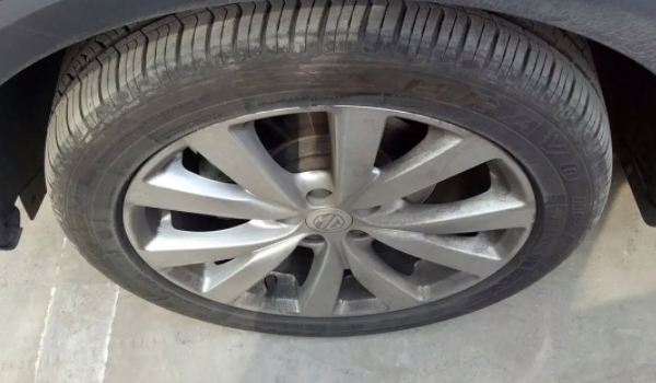 名爵ZS的轮胎型号是什么 型号是215/55R17