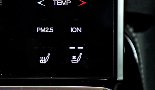 红旗HS7有座椅加热的功能么 部分车型采用座椅加热功能