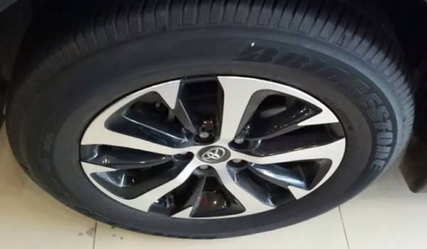 丰田荣放轮胎多久需要更换一次 需要使用3年到4年的时间更换一次