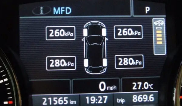 途锐的胎压监测在哪里 仪表盘内执行操作