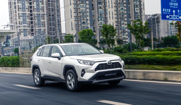 RAV4荣放是自动挡还是手动挡 采用自动的变速器