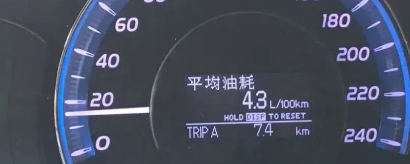 凯美瑞油耗2.0是多少