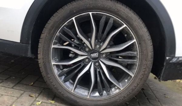 奔腾T55轮胎型号 轮胎型号是255/55R18和245/45R19