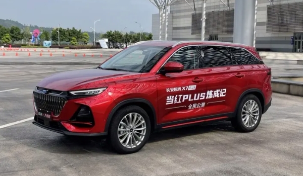 长安欧尚X7PLUS有胎压显示功能 匹配胎压显示功能（有效保护行车安全）