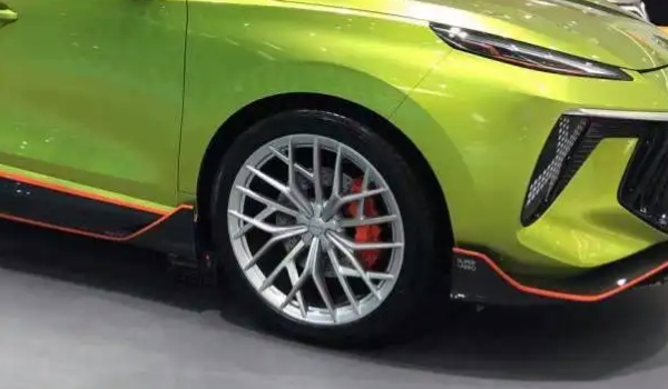 东风风行风行T5EVO轮胎的型号是什么 轮胎型号是235/55R19（更换时注意轮胎型号）