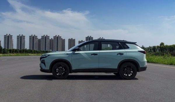 东风乘用车皓极轮胎型号是什么 轮胎型号尺寸是235/50R19（需要定期更换）