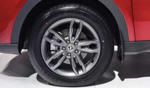 东风小康风光580轮胎尺寸是什么 轮胎尺寸是228/60R17，225/55R18，235/50R19