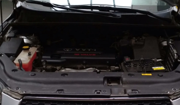 一汽丰田RAV4荣放使用的发动机 使用2.0升和2.5升发动机（动力平顺）
