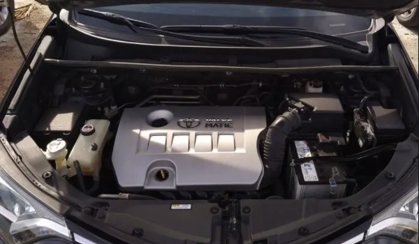 一汽丰田RAV4荣放使用的发动机 使用2.0升和2.5升发动机（动力平顺）