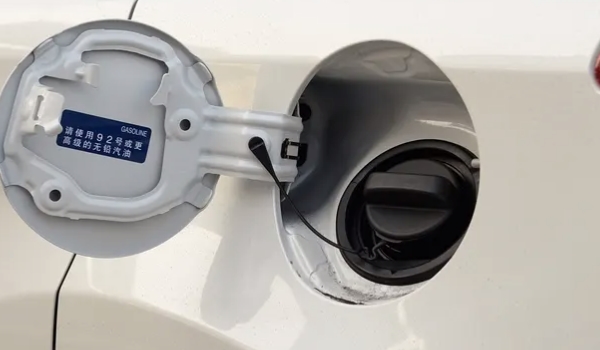 一汽丰田RAV4荣放油箱容积多少升 油箱容积为55升（满足日常使用）