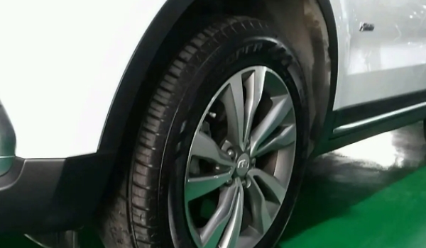 吉利博越是什么轮胎 是一款普通版本的轮胎（轮胎品牌为佳通）