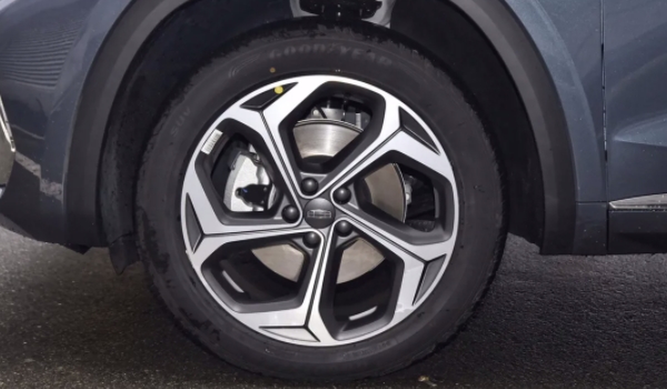 吉利汽车星越L的起轮胎胎压多少正常 数值为2.3~2.5（要定期检查）