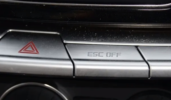 驭胜S350有几种驾驶模式 使用了4种驾驶模式（切换十分的方便）