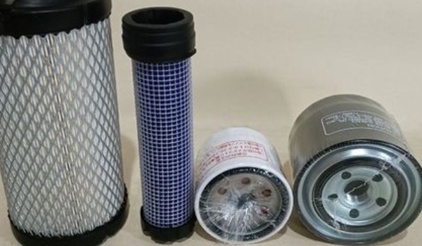 上汽集团名爵ZS的机油滤芯更换时间 5000公里更换一次（属于车辆小保养）
