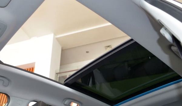 荣威RX5的天窗多久清理一次 6个月左右清理一次（保证天窗的使用）