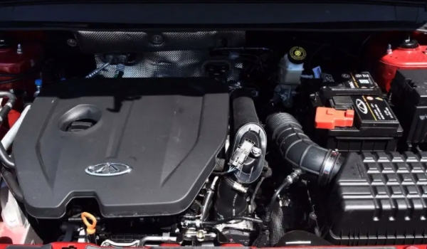 奇瑞汽车瑞虎7是几缸的发动机 是4缸发动机（两款发动机可选）