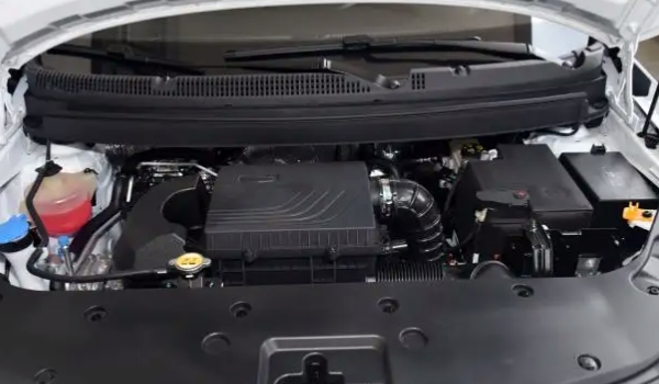 睿蓝汽车X3PRO是几缸的发动机 是一款4缸的发动机（排量为1.5升）
