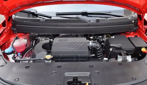 睿蓝汽车X3PRO是几缸的发动机 是一款4缸的发动机（排量为1.5升）