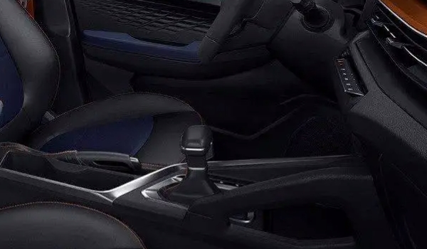 睿蓝汽车X3PRO变速箱有几款 提供两款变速箱可选（分别为手动和自动挡）