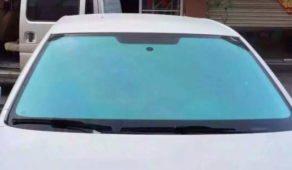车辆需要安装玻璃防爆膜么 可以安装玻璃防爆膜（不做强制性规定）