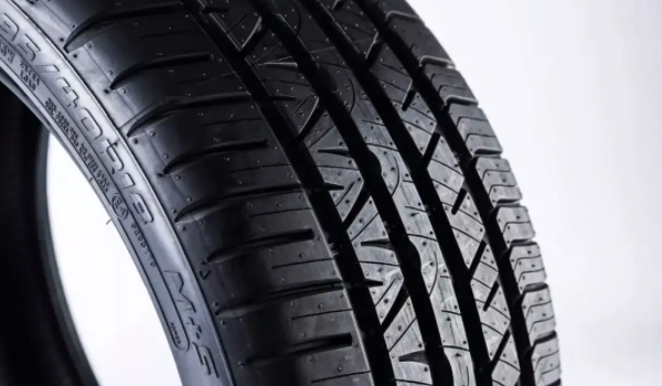 瑞虎8是什么品牌轮胎 轮胎品牌为固铂（有很好的使用效果）