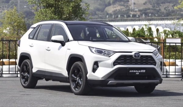 RAV4荣放2022款报价及图片 新款车型仅售17.58万（全款落地19.15万元）