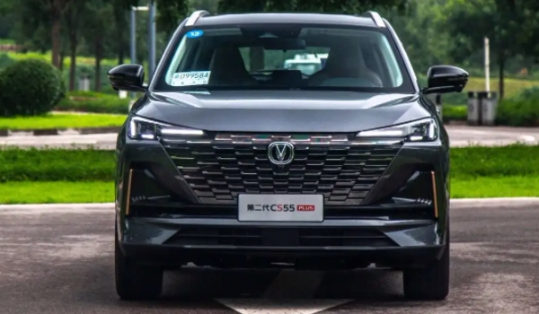 长安CS55PLUS的轮胎型号在那里 在轮胎的胎壁上面（查看很方便）