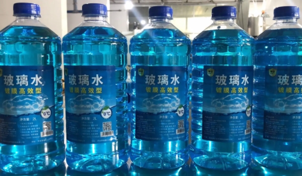 长安CS55PLUS的玻璃水的作用是什么 有效的清洁车辆玻璃（配合雨刷器使用）
