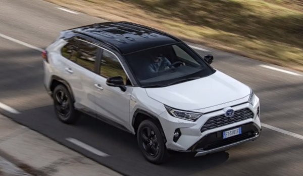 rav4suv报价及参数 rav4suv售价17.58万（动力配备2.0升和2.5升自然吸气发动机）