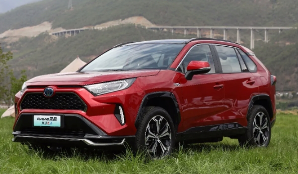 RAV4荣放的汽油滤芯在那里 汽油滤芯在油箱前方位置（要定期更换）