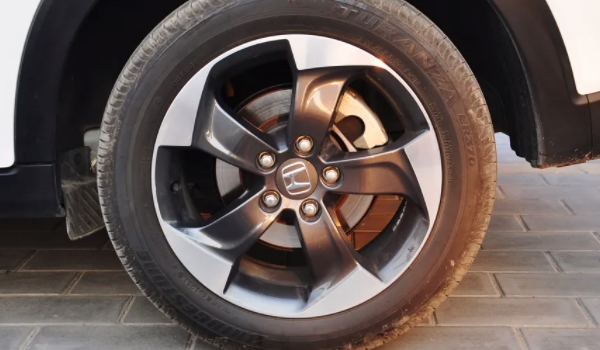 缤智轮胎型号是什么 轮胎型号是215/55R17，215/60R17，225/50R18（更换时需要注意）