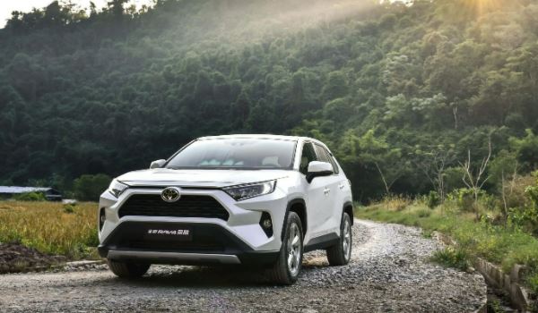 RAV4荣放新车报价及图片 RAV4荣放新车报价17.58万元到26.08万元