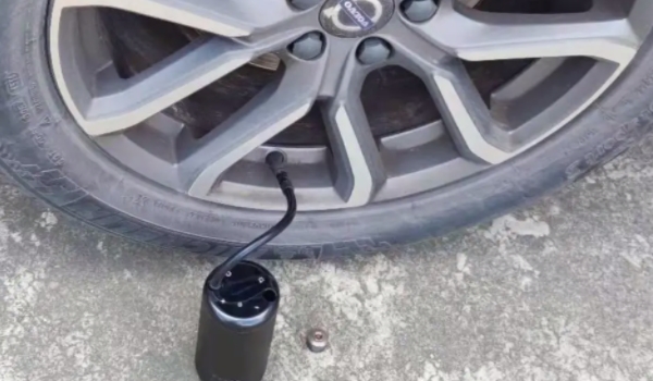 轮胎充气泵是车辆必需品吗 不是车辆的必需品(选择性购买使用)