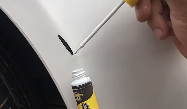 补漆笔好用吗 比较的好用（只针对比较小的补漆）