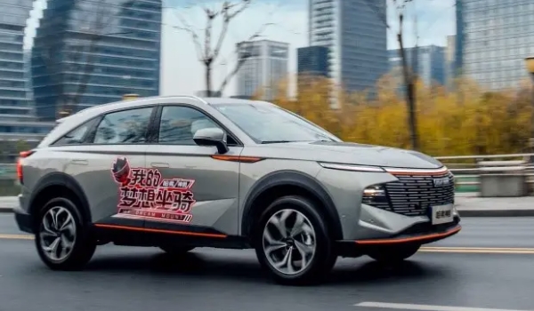 哈弗神兽的天窗冬天可以使用么 冬季不可以使用（会导致漏水的问题）