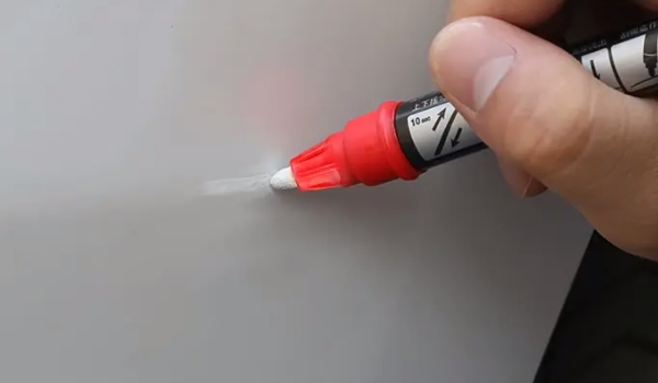补漆笔什么时候可以用 车漆出现磕碰的时候使用（效果很好）